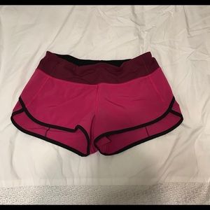 Lulu lemon pink 2.5’ hotty hot shorts size 4,
